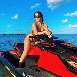 Amanda Diaz, water transportation, personal water craft, outdoor recreation: Instagram girls  