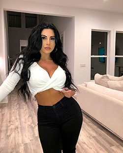 Yasmin Kavari sexy leg picture, Black Hair Color Ideas, outfit ideas: Black hair,  Instagram girls  