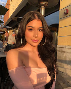 Alondra Mendoza natural blong hairs, Natural Black Hair, Lip Makeup: Long hair,  Brown hair,  Blonde Hair,  Black hair,  Instagram girls,  Hairstyle Ideas,  Cute Instagram Girls  