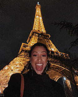 Liza Koshy fun pic, flash photography, tourism: Liza Koshy,  Instagram girls,  Flash Photography  