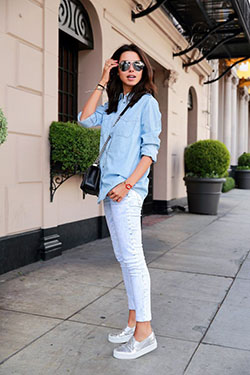 Casual outfits with jeans and sneakers: T-Shirt Outfit,  Street Style,  Casual Outfits,  Classy Fashion  