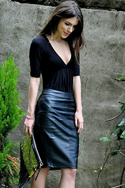 Black outfit ideas with little black dress, cocktail dress: Cocktail Dresses,  Pencil skirt,  fashion model,  Leather skirt,  Black Outfit,  Leather Skirt Outfit,  Little Black Dress  