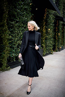 Black pleated skirt outfits black pleated skirt, little black dress: Black Outfit,  Pencil skirt,  Pleated Skirt,  Street Style,  Little Black Dress  