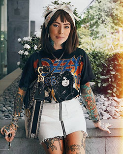 Girls with tattoo outfits, grunge fashion, street fashion, sleeve tattoo, fashion blog, body art, t shirt: fashion blogger,  T-Shirt Outfit,  Grunge fashion,  Sleeve tattoo,  Body art,  Street Style,  Denim skirt  