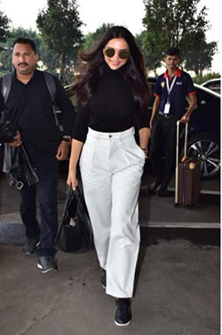 Colour outfit ideas 2020 deepika padukone airport, look ravishing, street fashion, ranveer singh: White Outfit,  Street Style,  Slouchy Pants  