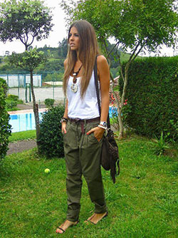 Green baggy pants look wide leg jeans, street fashion: cargo pants,  Long hair,  T-Shirt Outfit,  Street Style,  Boho Chic,  Army Leggings Outfit  