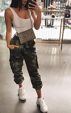 Trendy camo pants outfit, street fashion, camo joggers, casual wear, cargo pants: cargo pants,  Camo Pants,  Street Style,  Camo Joggers  