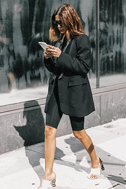 Colour outfit ideas 2020 oversized blazer style, oversized blazer, cycling shorts, street fashion, haute couture, plaid blazer: Black Outfit,  Cycling shorts,  Haute couture,  Street Style,  Blazers And Shorts Outfit  