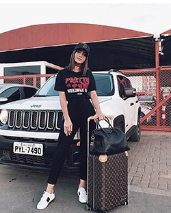 Camila coelho airport look, luxury vehicle, street fashion, camila coelho: Camila Coelho,  Street Style,  Airport Outfit Ideas  