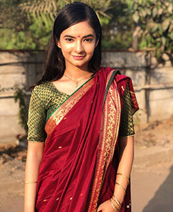 Beautiful Photos Of Anushka Sen In Saree - Khoob Ladi Mardani Jhansi Ki Rani: Hot Girls In Saree  