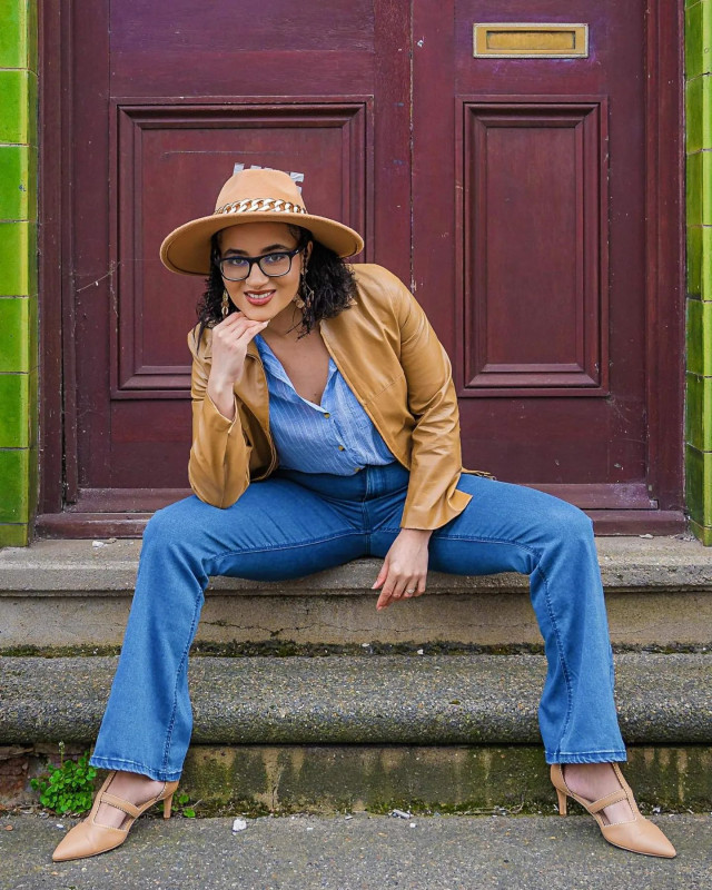 Cute Cowgirl Costume For Women With Blue Wide Leg Jeans & Brown Leather Jacket: Cowgirl Outfits,  Cowgirl Fashion,  Country Outfits,  cowgirl hat  