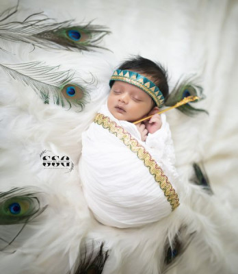 Newborn Photographer in Kolkata – Capturing Precious Moments: 