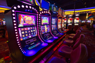 Exploring the Thrills and Rewards of Online Slots: 