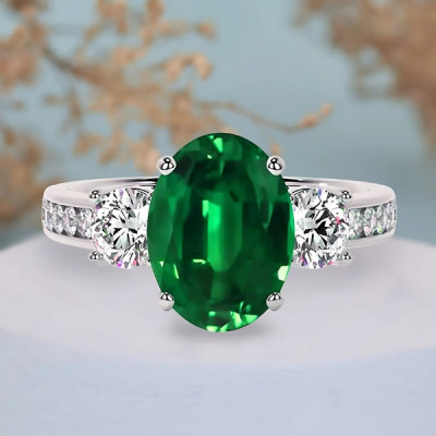 Green Sapphire Engagement Ring from Ceylon: 
