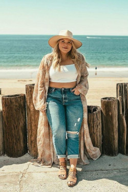 women's beach clothing, beach cover ups, denim, cowboy hat, beach vacation outfits: Beach outfit  