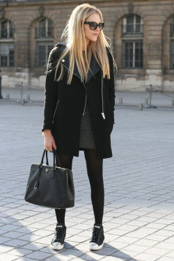 Thin Leggings For Under Dresses: Black Leggings  