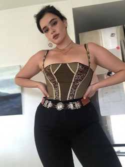 Barbie ferreira outfits euphoria, flash photography: 