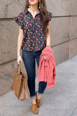 Orange and black outfit inspiration with blouse: 