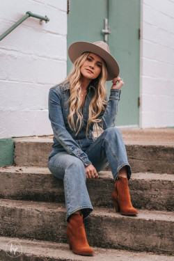 Classy outfit with jeans, tartan: 