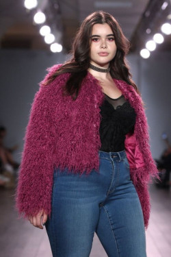 Purple outfit inspiration with fur coat: 