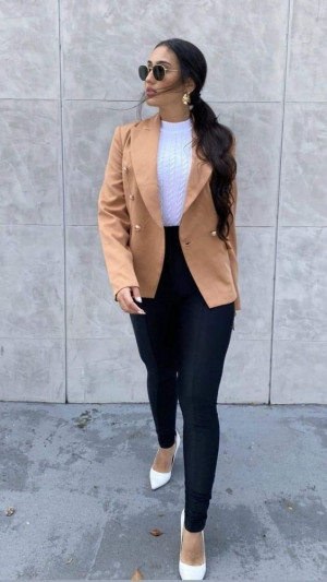 Style outfit with business casual, jeans, blazer: 