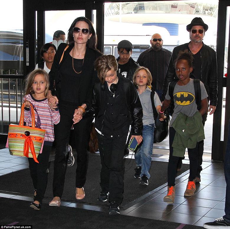 Angelina's Backlash: New Court Order Forces Her To Give In To Brad Pitt's Demands: 