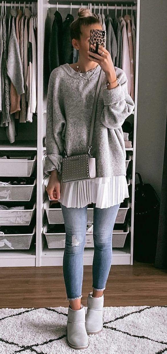 Spring Outfit Slim-fit pants, Scoop neck: Casual Outfits,  High-Heeled Shoe  