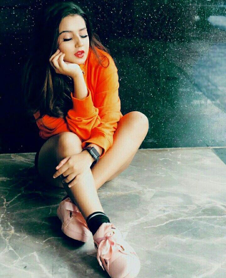 Main Lakshmi Tere Aangan Ki. Follow me Nimisha Neha: Television show,  Roshni Walia,  Arijit Singh,  Roshni Walia Hot Pics,  Roshni Walia Instagram  