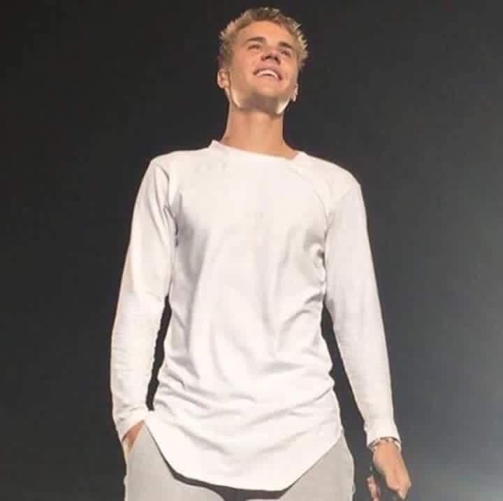 bieber-news: “Chloe_Melas: Spotted Justin Bieber at Wolffer Estate vineyards i...: 