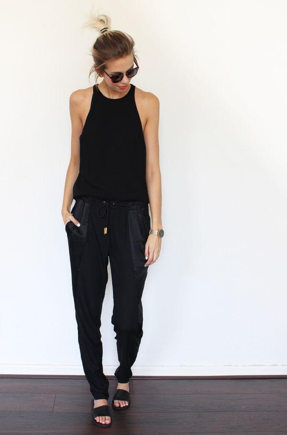 Jogger pants outfit, Bun hairstyle with Casual wear, Pantalones jogging: Black Outfit,  Jeans Outfit,  Casual Outfits,  Fashion outfits,  Pant Outfits,  Outfits With Bun Hairstyle  