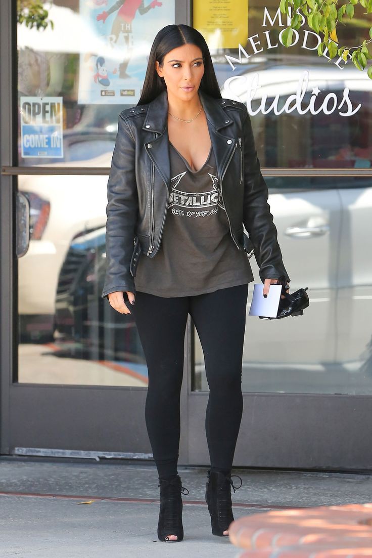 Kim kardashian legging style 2016: Kim Kardashian,  Los Angeles,  Kris Jenner,  Kanye West,  Kourtney Kardashian,  Reality television,  Black Leggings  