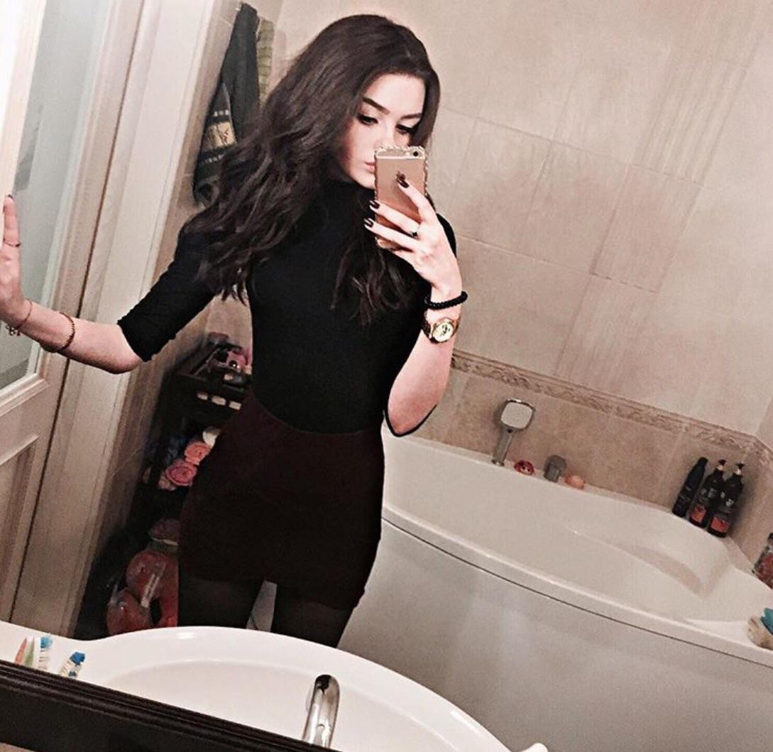 Bogdana Kadritskaya,  Video Games: Pretty Girls Instagram  