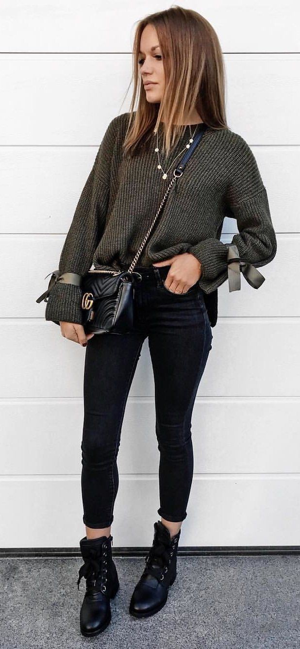 Black cord jeans outfit: Black Jeans Outfit  