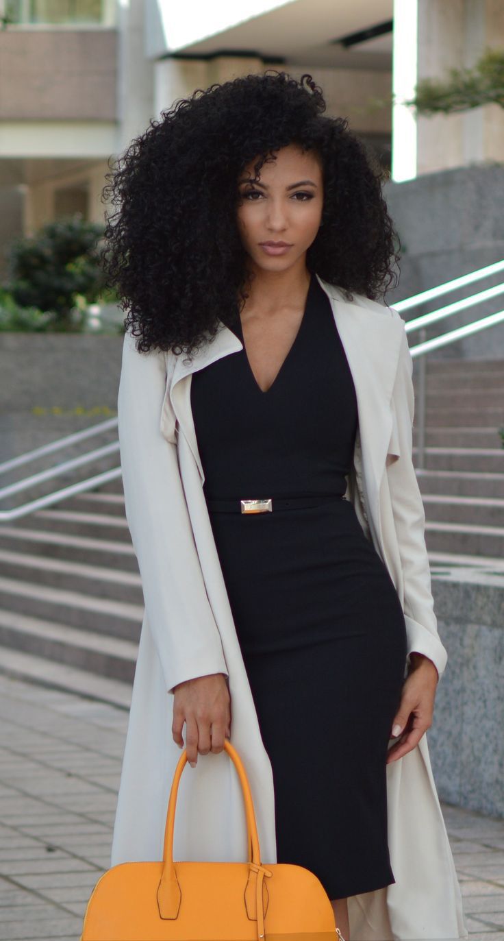 Business casual attire for women