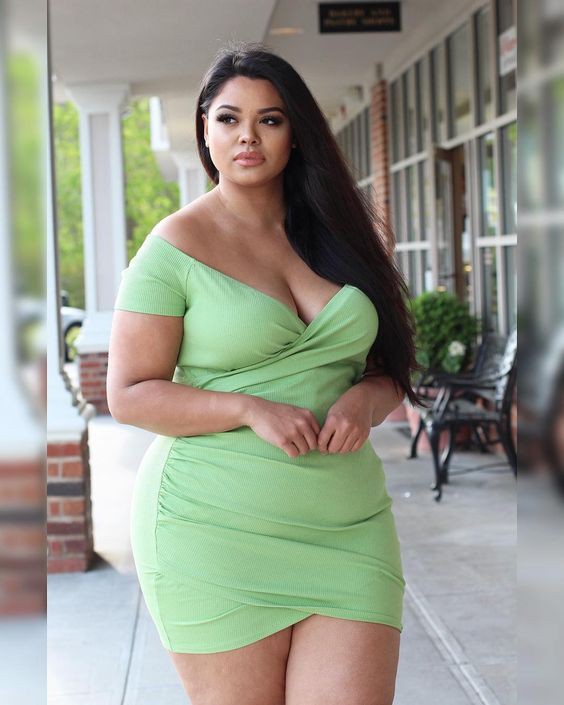 Fashion model, Plus-size model, Plus-size clothing: Cocktail Dresses,  Plus size outfit,  Plus-Size Model,  fashion model,  Sexy dresses  