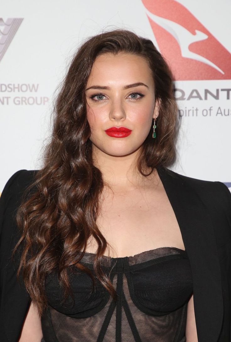 Katherine Langford Hot & Sexy Pitures: Bob cut,  Long hair,  Brown hair,  Short hair  