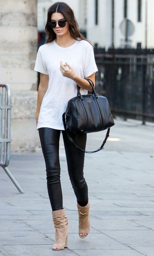 Popular designs for look 2017 kendall jenner, Street fashion: Kendall Jenner,  Black Leggings,  Kendall + Kylie  