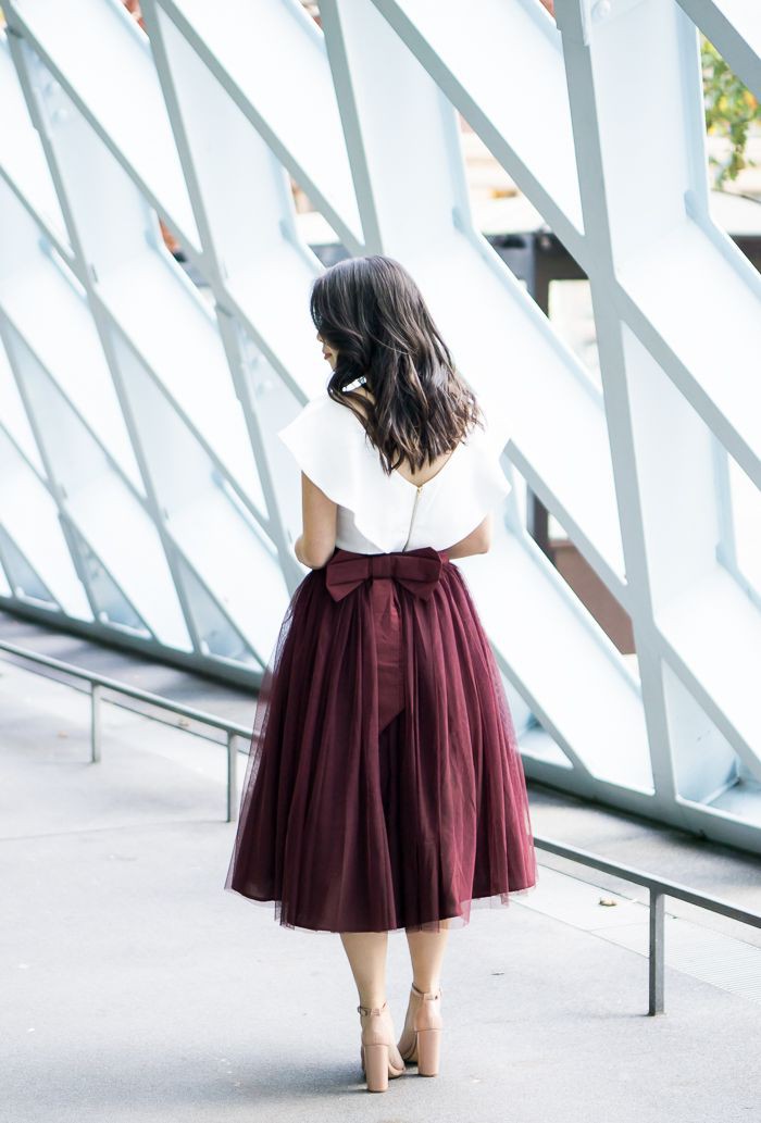 Outfit With Midi Skirt, Ballerina skirt, Crop top: Crop top,  Ball gown,  Pencil skirt,  Casual Outfits,  Midi Skirt Outfit  