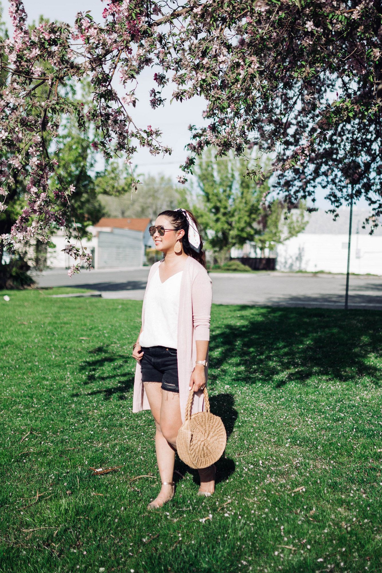 Outfits With Black Shorts, Stitch Fix, Fashion accessory: Black Shorts,  Beautiful Girls,  Fashion accessory,  Photo shoot  