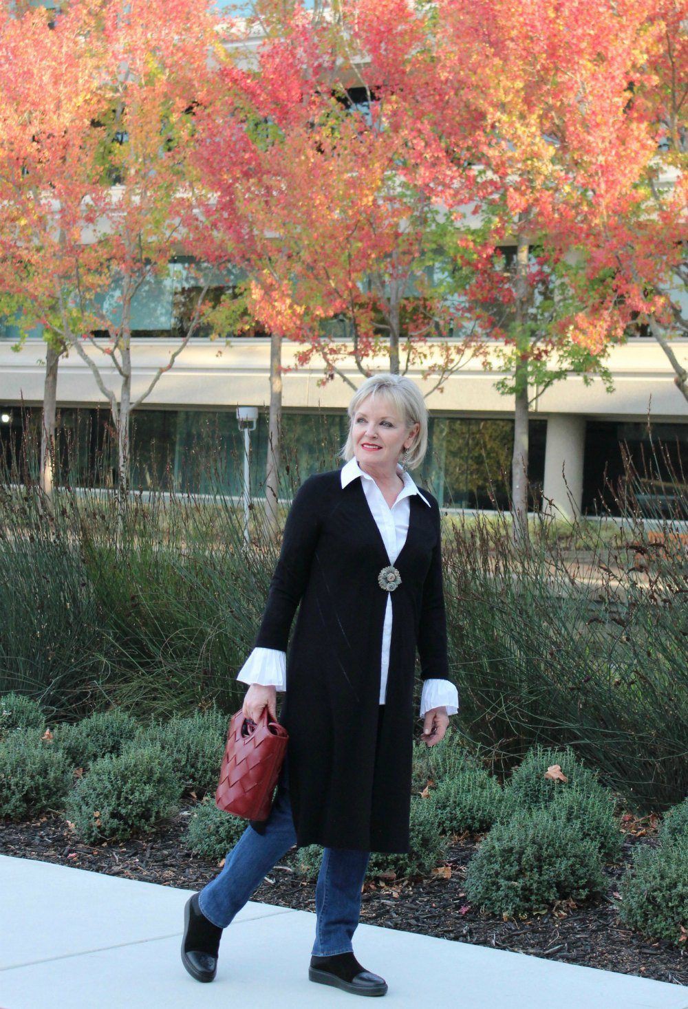 workwear style with Flat Shoes: Flat Shoes Outfits  