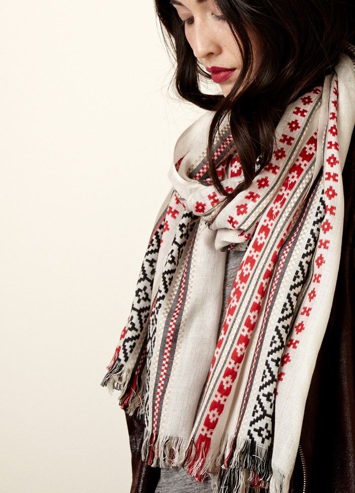 Classy women fashion model, Plus-size model: Plus-Size Model,  Frida Gustavsson,  Scarves Outfits  