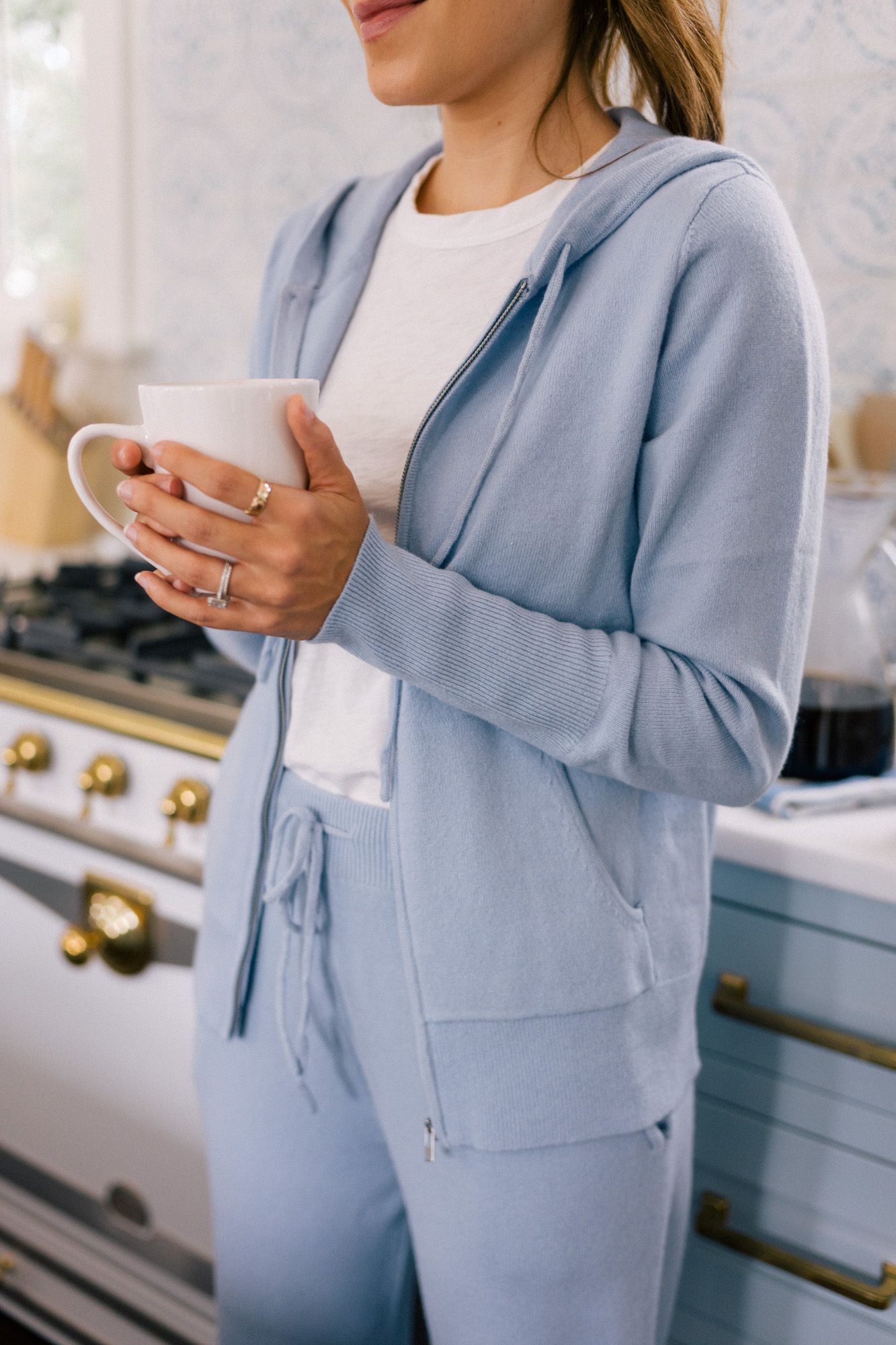 Outfits With Yoga Pants, White coat: White coat,  Yoga Outfits  