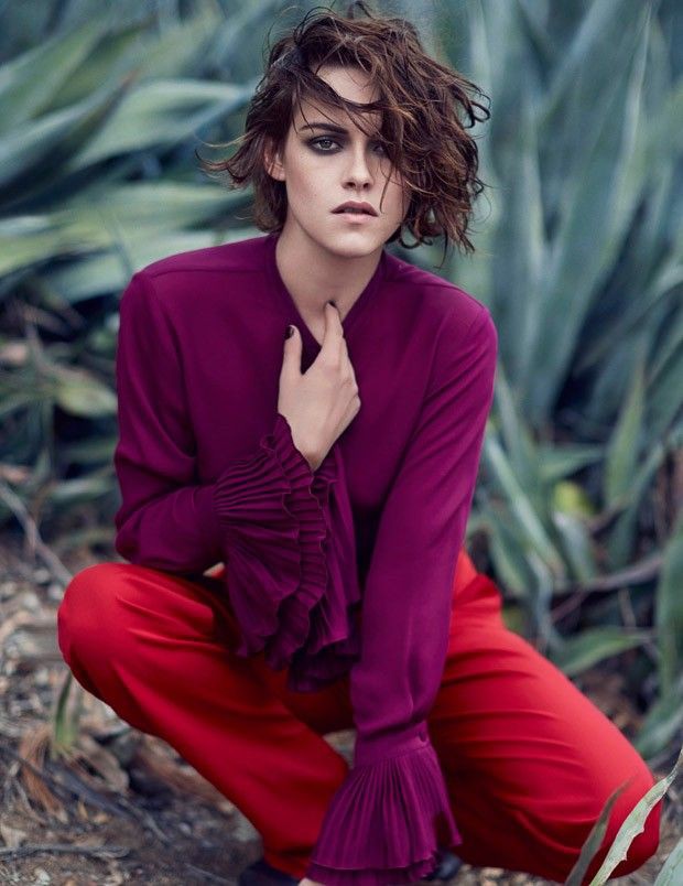 Kristen stewart magazine cover: Robert Pattinson,  Kristen Stewart,  Jogger Outfits,  Juliette Binoche  