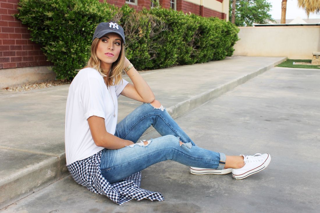 Outfits To Wear With Sneakers, Beauty.m: Sneakers Outfit,  Beautiful Girls  