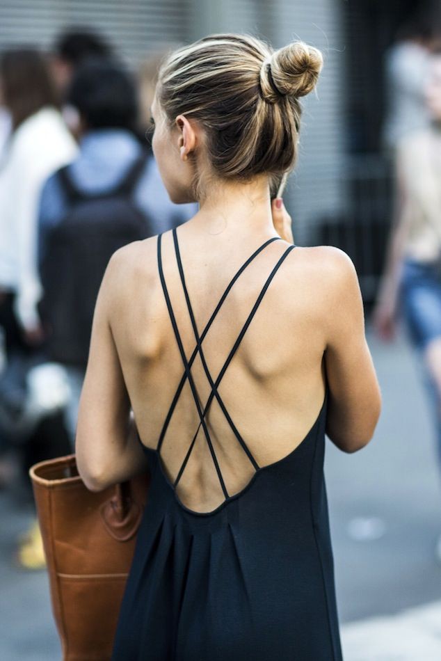 Bare Back Outfits, Backless dress, Fashion blog: Backless dress,  fashion blogger,  Fashion week,  Street Style,  Bare Back Dresses  