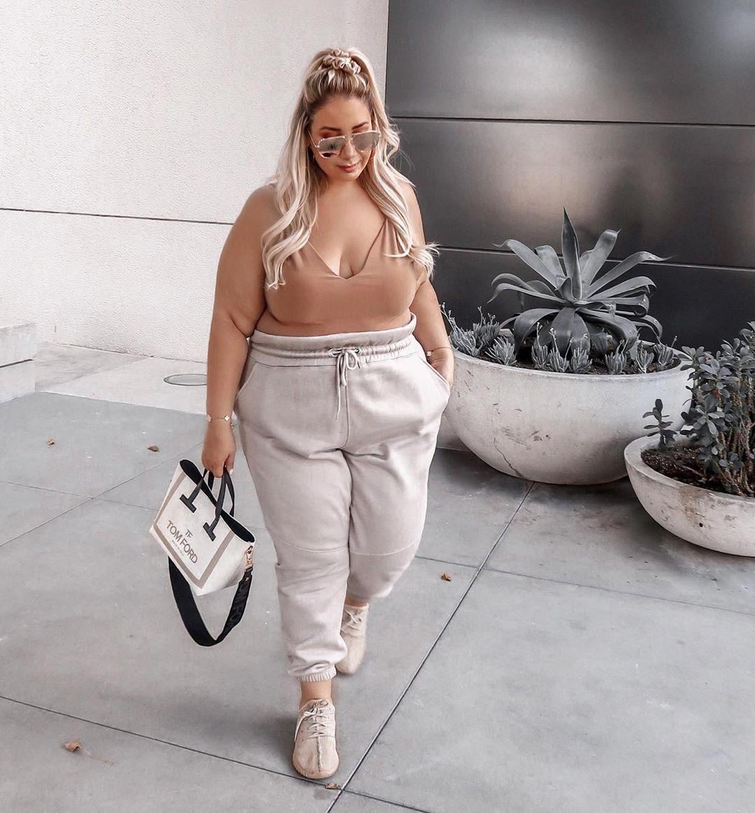 Wonderful Comfy Outfit For Romantic Lunch Date: Spring Outfits,  Classy Spring Outfit,  Plus Size Spring Outfit  
