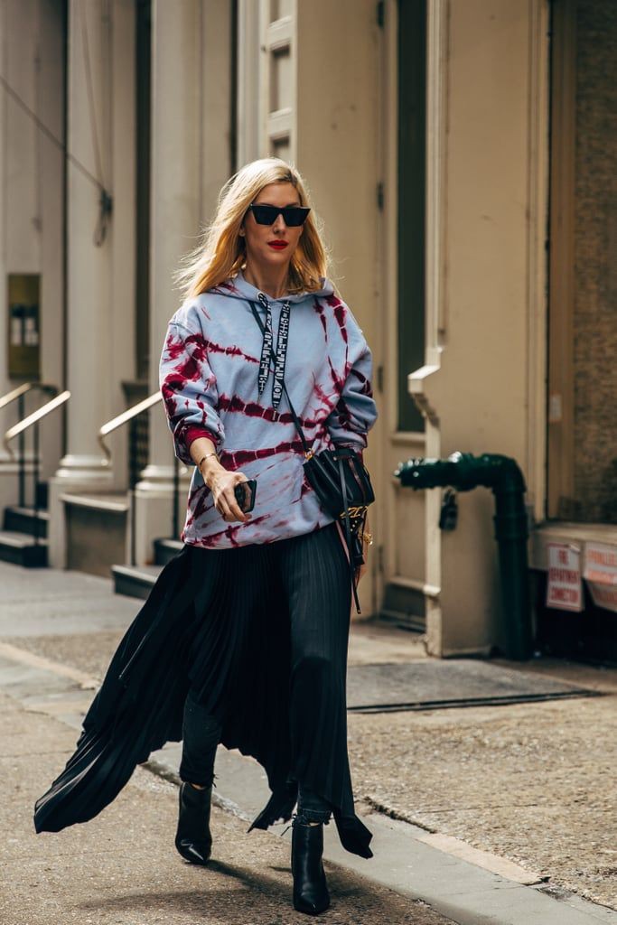 Fashionable Outfit With Over Sized Hoodies For High School: Hoodie outfit,  Hoodies for Teens,  Hoodies For Girls  