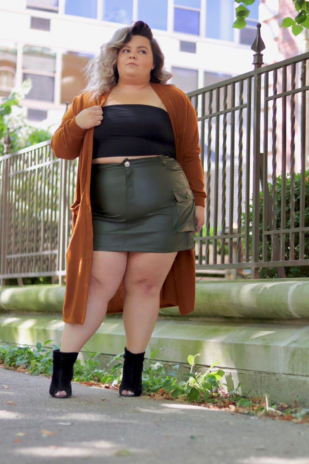 Plus Size Casual Mini Skirt Outfits: Leather Skirt Outfit,  Classy Leather Skirt,  Cute Leather Skirt,  Leather Short Skirt  