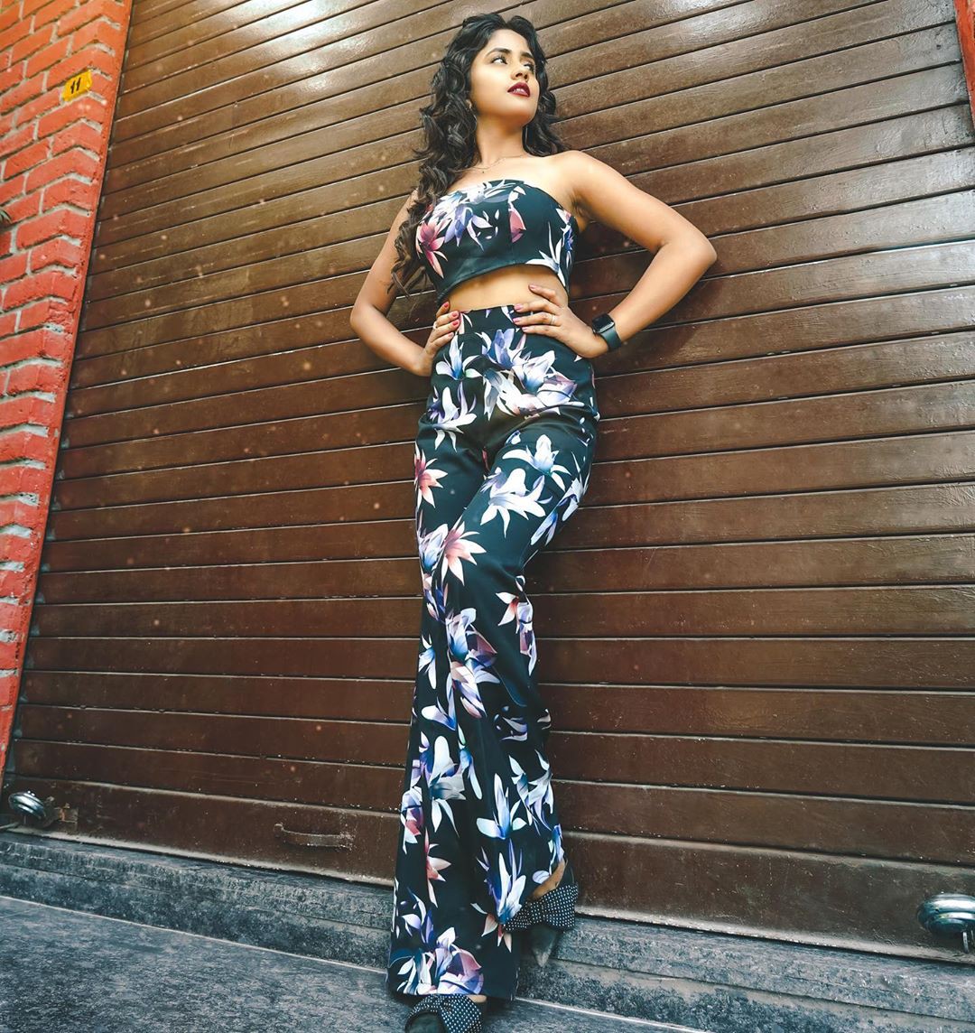 Beautiful  Wallpaper of TikTok Model Nisha Guragain: Hot Insta Models,  Girls On TikTok,  Viral TikTok Videos,  Viral TikTok Girls,  TikTok Hot Photo,  Best of TikTok,  Nisha Guragain  