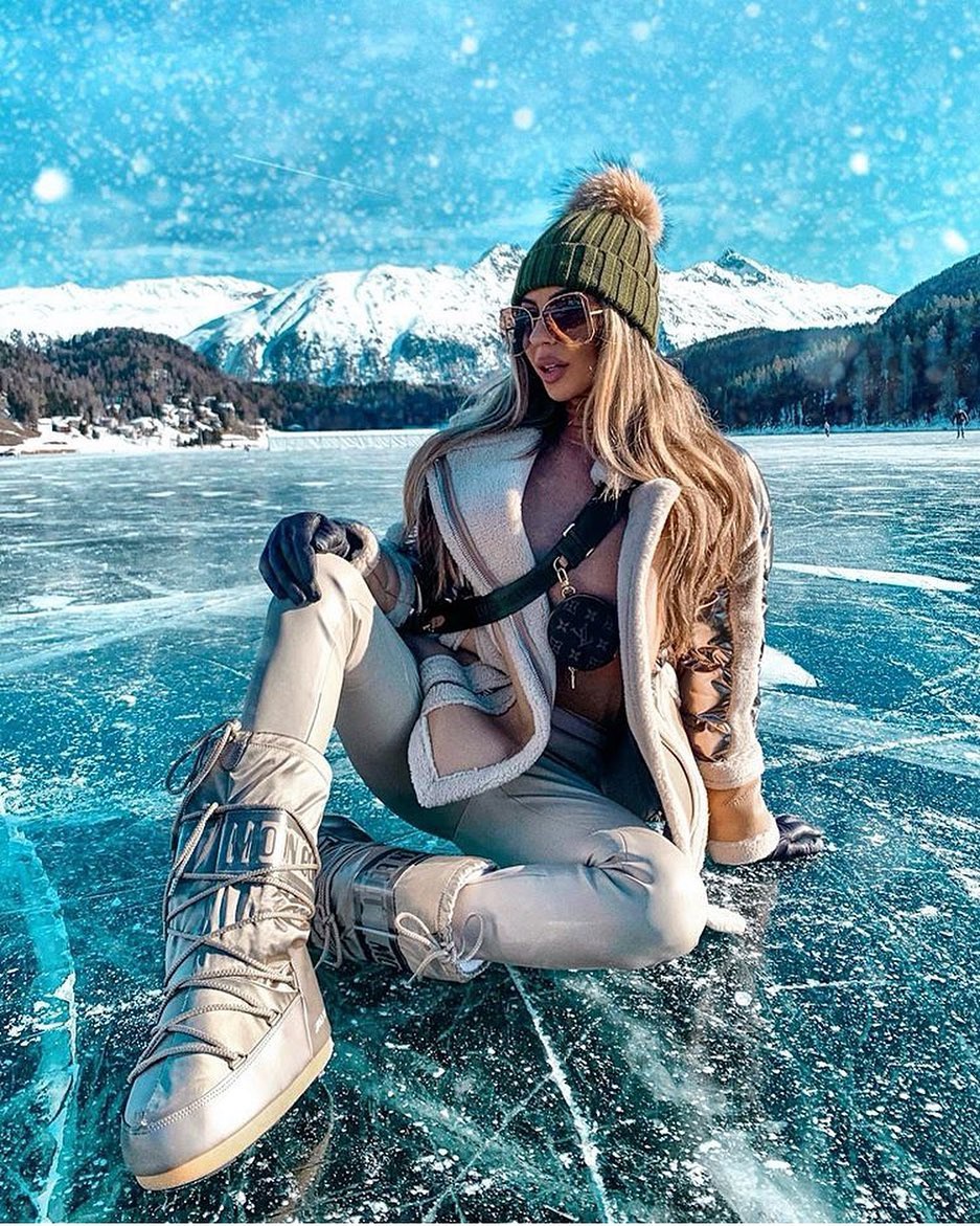 Stylish Teenage Girl Comfy Cute Casual Winter Outfits: Beautiful Girls,  FASHION,  winter outfits,  Love,  White Outfit,  fashioninsta,  sunday,  grey,  Cool Fashion,  Winter Outfit Ideas,  Winter Street Style,  Outfits For Winter,  Winter Casual  
